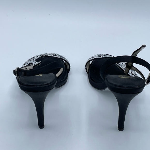 Live from the Red Carpet Women’s Heels - Picture 2 of 5